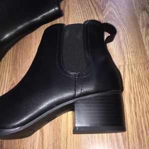target a new day chelsea boots